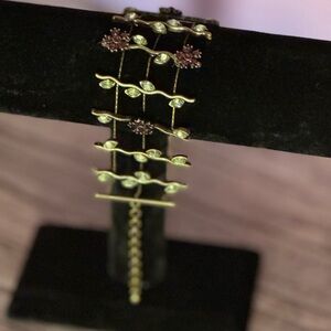 🌸 Vintage-Style Floral Crystal Bracelet | Adjustable